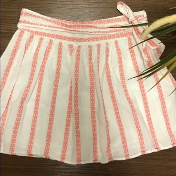🎀OLD NAVY🎀CROSS-STITCH PRINTED MININSKIRT🎀 - Picture 4 of 6